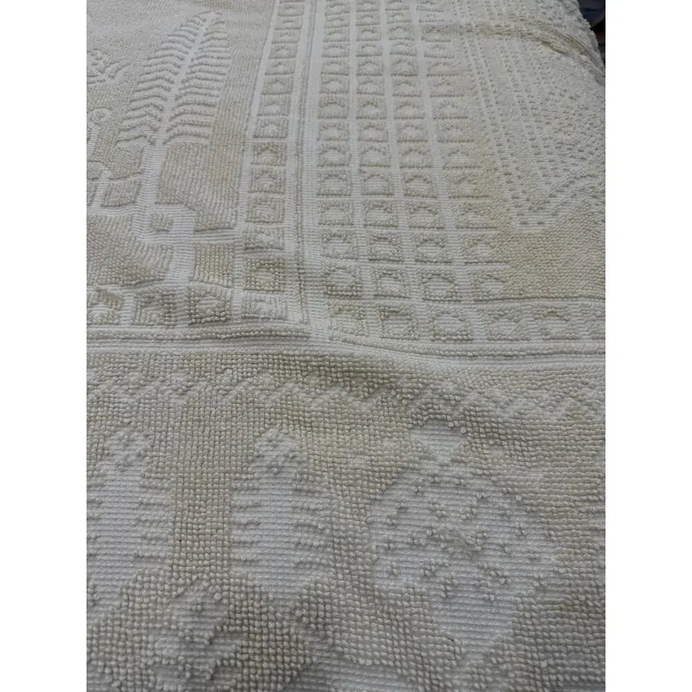 Vintage Sears Ivory Chenille Bedspread Full/Queen 100x122 Cotton Medallion